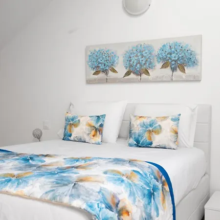 Eclipse Ii - Living By Lovelystay *