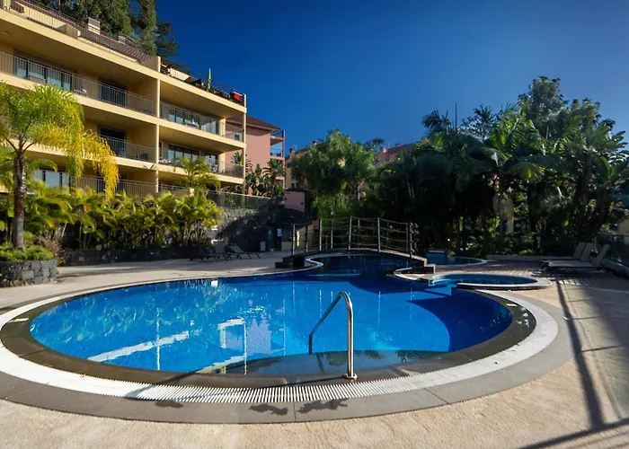 Eclipse Ii - Living By Lovelystay *