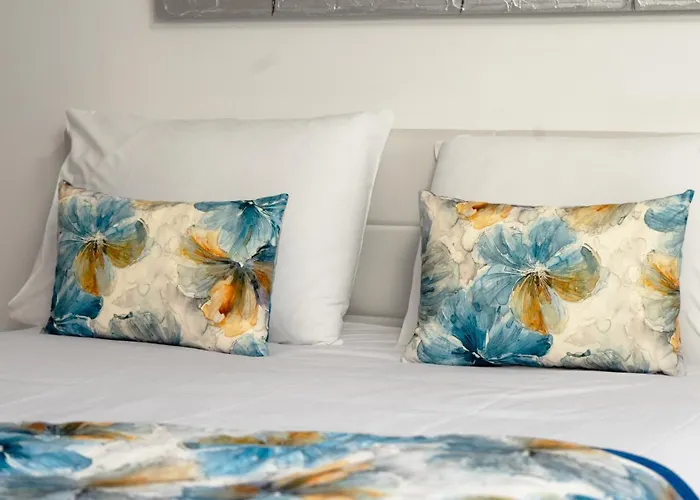 Eclipse Ii - Living By Lovelystay Daire *