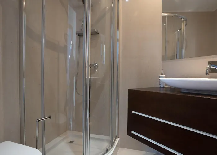 Eclipse Ii - Living By Lovelystay Daire